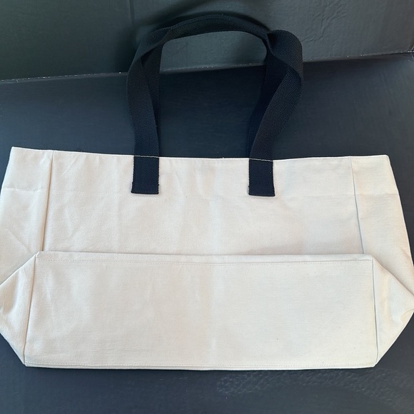 NEW GUESS Women's Canvas Of--White Large Tote Shopper Handbag Beach Travel - Picture 7 of 7